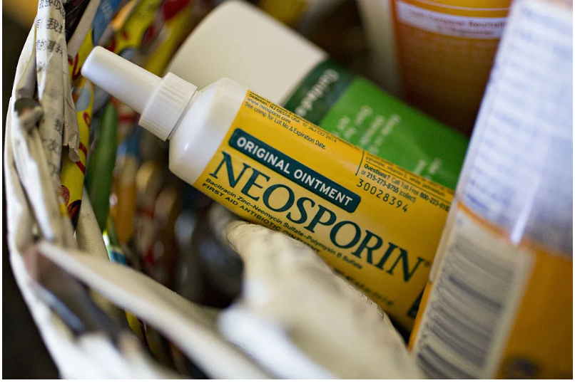 在鼻腔中涂抹孚诺软膏（Neosporin）真的可以帮助预防病毒感染吗？